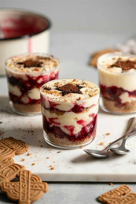 Veganes zuckerfreies Spekulatius-Tiramisu im Glas