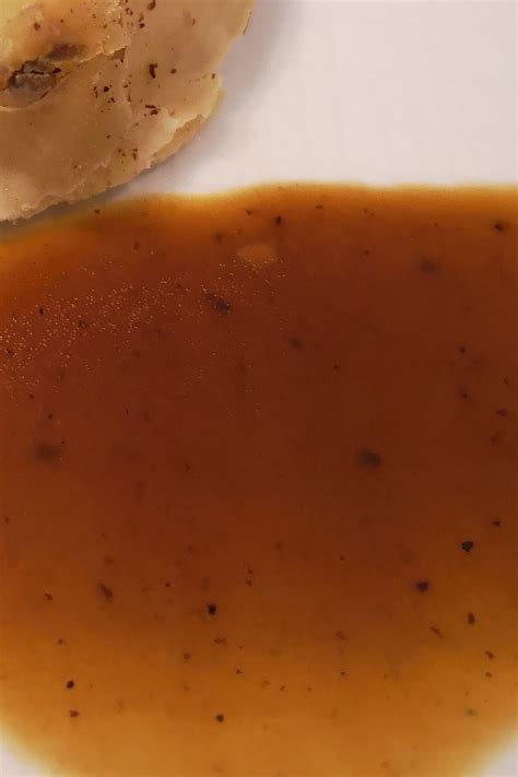Vegetarische Trüffeljus in einem Schälchen