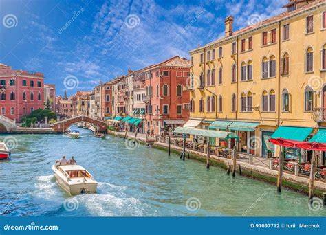 Venedig Canal Grande mit Gondeln und Markusplatz