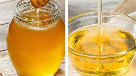 Vergleich Honig und Agavendicksaft: Waage und Tropfen