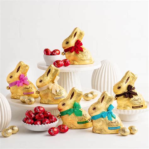 Vergleich Lindt Goldhase und andere goldene Schokohasen im Regal