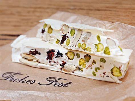 Vergleich dunkler und weißer Nougat - Zutaten und Optik