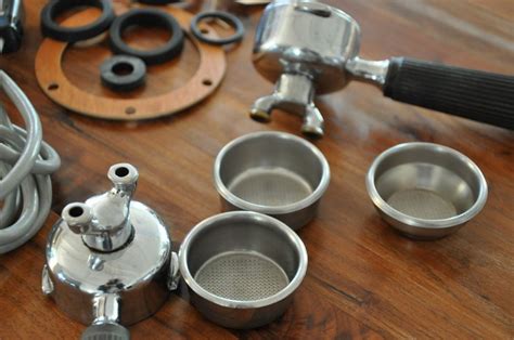 Vergleich gängiger Gaggia-Ersatztanks, Dichtungen und Siebträger mit Maßskizzen