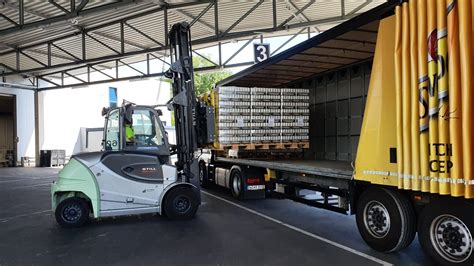 Verladung und Logistik von Schokoladenrestposten