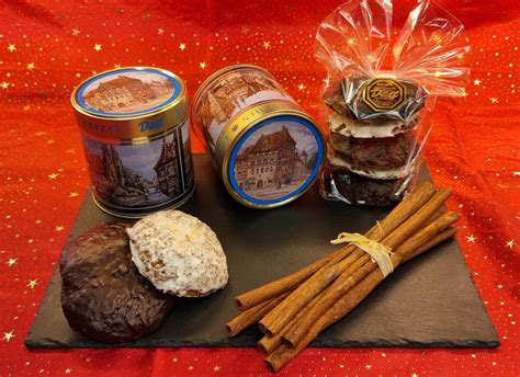 Verpackte Elisenlebkuchen in Lebkuchendose