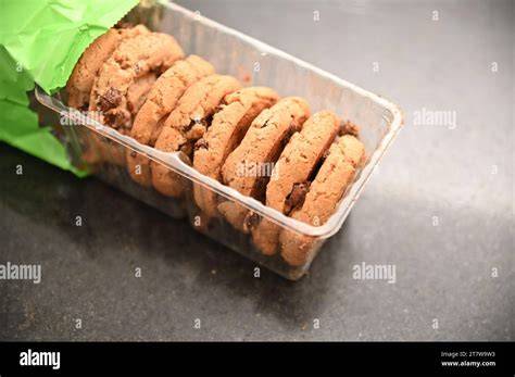 Verpackte Kekse mit personalisiertem Satinband