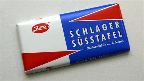 Verpackung und typische DDR-Puffreis-Schokoladentafeln