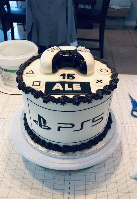 Versandfertige PlayStation Geburtstagstorte