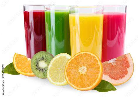Verschiedene ACE-Säfte im Glas - Vergleich von Saft mit und ohne Zucker