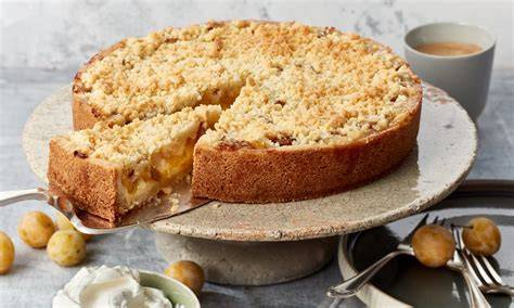 Verschiedene Apfelkuchen-Variationen mit Streuseln von Dr. Oetker