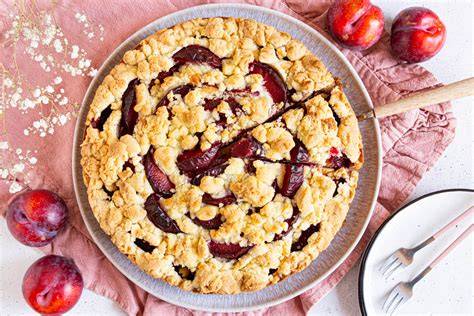 Verschiedene Böden im Vergleich (Biskuit, Streusel, Mürbeteig, Crunch)