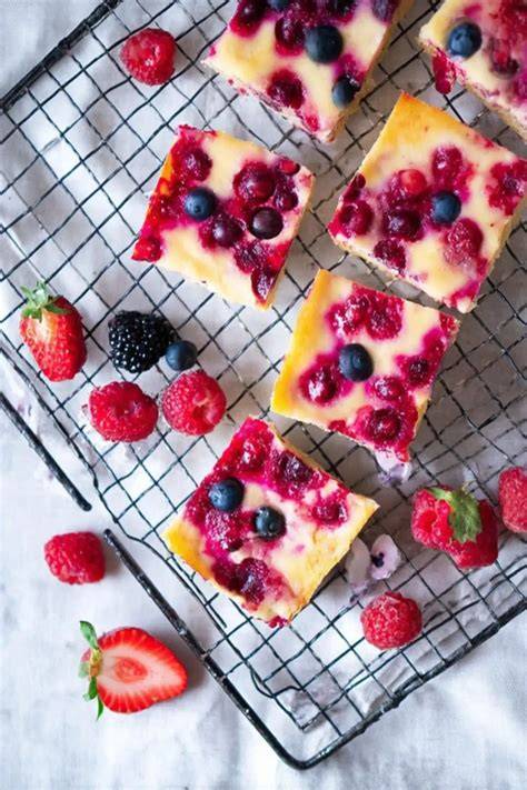 Verschiedene Beeren für Blechkuchen