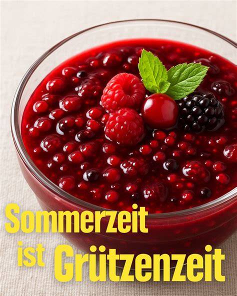 Verschiedene Beeren für die Rote Grütze (Johannisbeeren, Himbeeren, Kirschen)