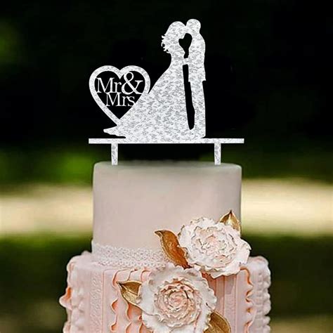 Verschiedene Cake Topper Varianten für Hochzeitstorten