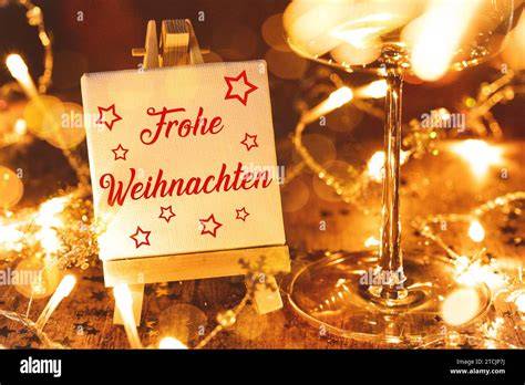 Verschiedene Champagner-Pralinen auf einer festlichen Tafel