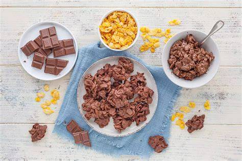 Verschiedene Cornflakes-Nachtische: Parfait, Kuchen und Schoko-Crossies