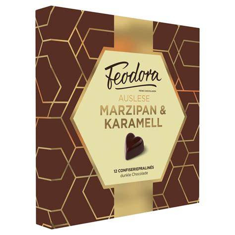 Verschiedene Dekorationsideen: Pralinen, Nüsse, Karamell