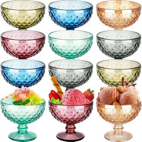 Verschiedene Designs und Größen von Dessertschalen für jeden Bedarf