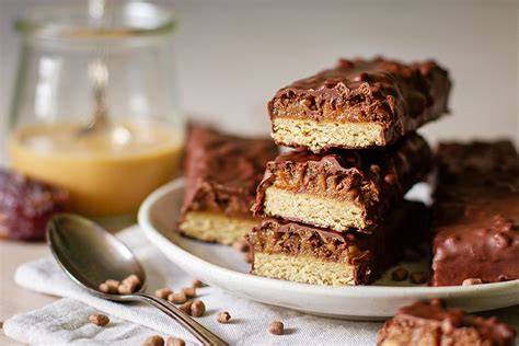 Verschiedene Desserts mit Dattelkaramell