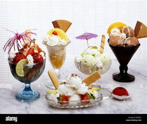 Verschiedene Eissorten im Eisbecher