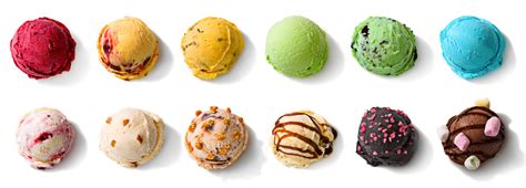 Verschiedene Eissorten und Toppings