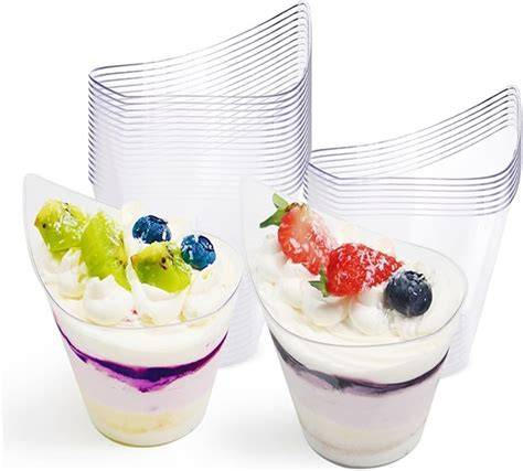 Verschiedene Füllungen und Anwendungsbeispiele für Mini Dessertbecher