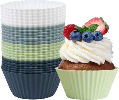 Verschiedene Formen für Pudding und Kuchen
