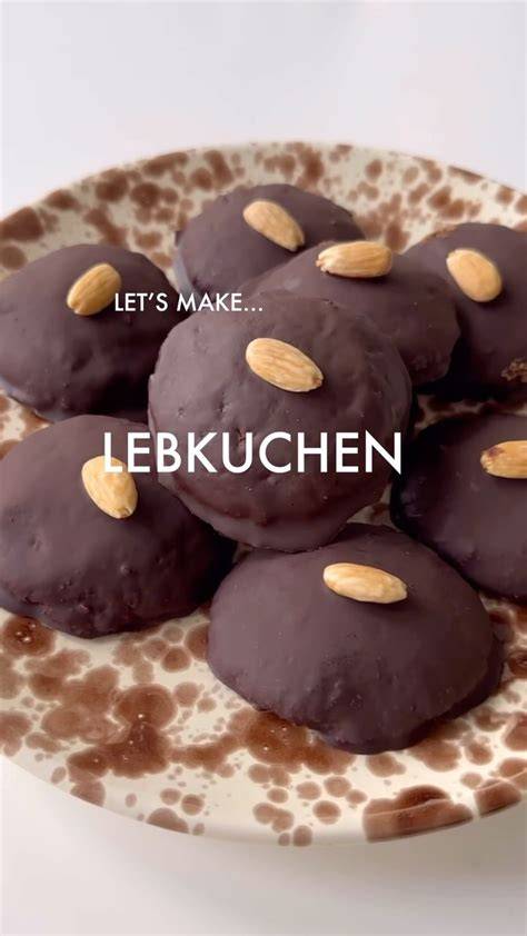 Verschiedene Formen und Prägungen bei Lebkuchen, inklusive LENCHEN Pralinés