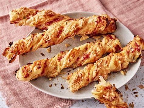 Verschiedene Frischkäse-Aufstriche: süß & pikant
