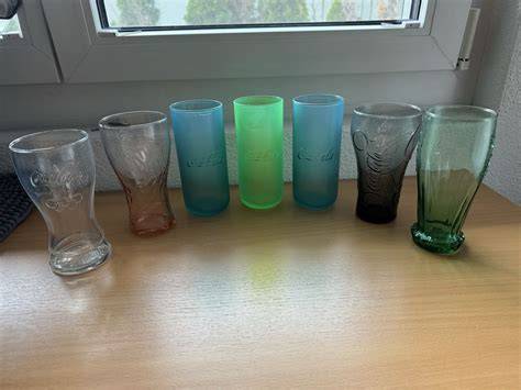 Verschiedene Gläser palmölfreier Schokoaufstriche