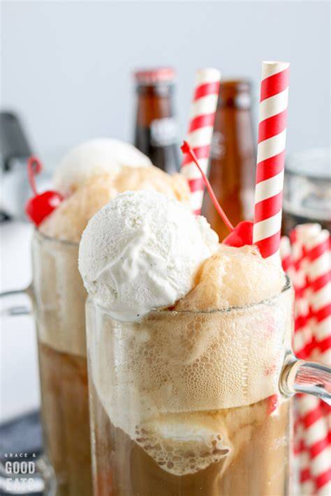 Verschiedene Ice Cream Floats: Root Beer, Cola, Frucht