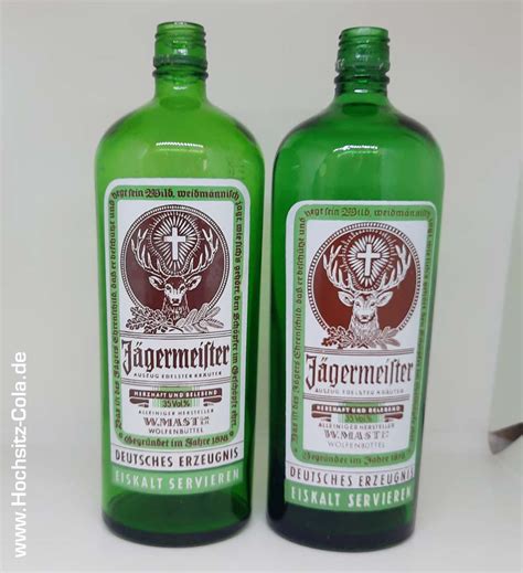 Verschiedene Jägermeister-Flaschen als Produktübersicht