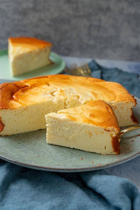 Verschiedene Käsekuchen: klassisch, mit Creme Fraiche, New York-Style und fruchtig belegt
