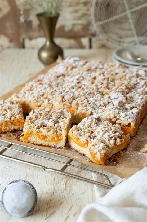 Verschiedene Käsekuchen-Varianten (bodenlos, mit Streuseln, vom Blech)