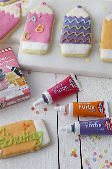Verschiedene Konsistenzen von Royal Icing im Vergleich