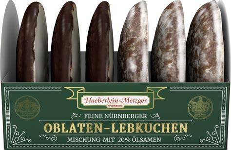 Verschiedene Lebkuchen auf Tellern: glasiert, schokoliert, naturell