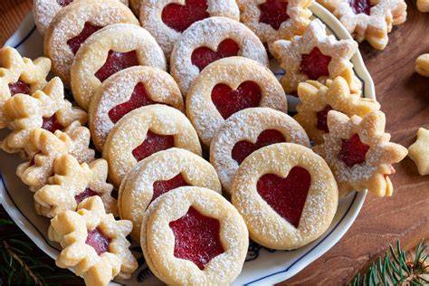 Verschiedene Marmelade- und Gelee-Sorten für Plätzchen