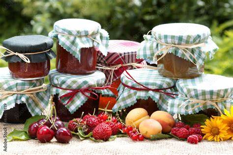 Verschiedene Marmeladen zur Winterzeit