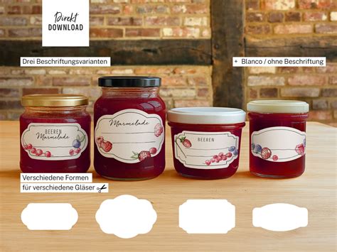 Verschiedene Marmeladengläser und beispielhafte Plätzchenfüllungen