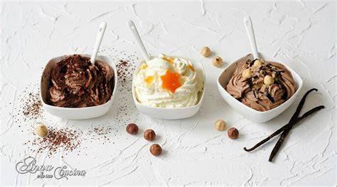 Verschiedene Mascarpone-Dessertvarianten