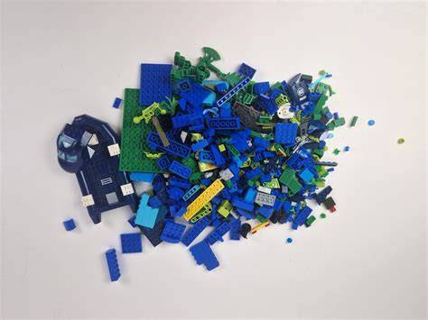 Verschiedene Modellierprojekte: Zug, Legosteine, Sukkulenten