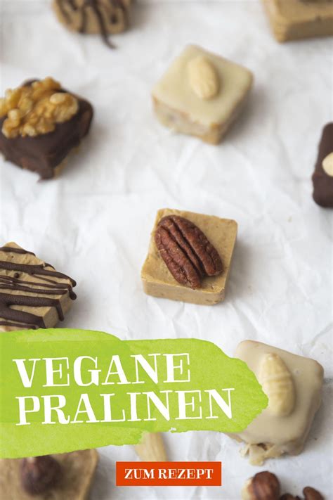 Verschiedene Nüsse und Schokolade - Zutaten für vegane Pralinen