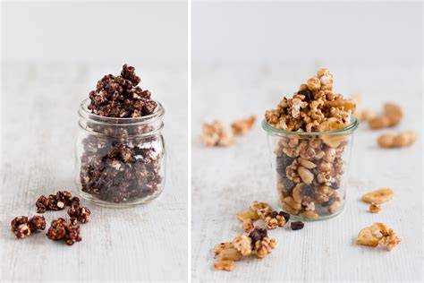 Verschiedene Popcorn-Varianten: Schoko-Karamell, Apfel-Zimt und Erdnussbutter