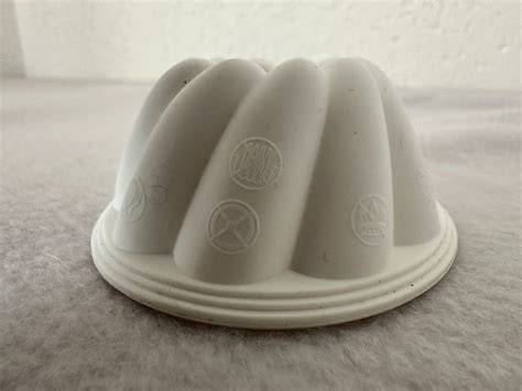 Verschiedene Puddingformen: Edelstahl, Silikon, Glas
