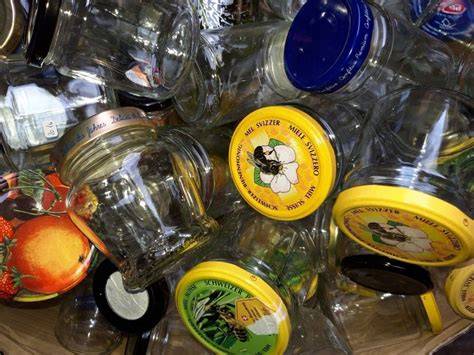 Verschiedene Schokoaufstrich-Gläser