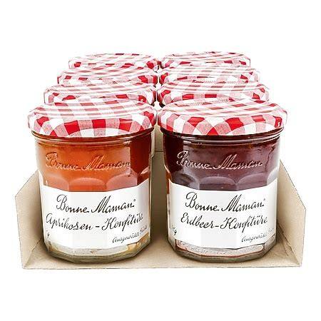 Verschiedene Sorten Bonne Maman Marmelade im typischen Einmachglas