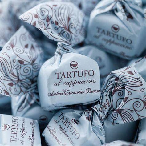 Verschiedene Sorten von Tartufo Pralinen