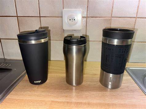Verschiedene Thermobecher-Modelle nebeneinander