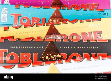 Verschiedene Toblerone Sorten im Querschnitt