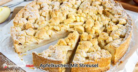 Verschiedene Varianten des Apfelkuchens mit Streusel